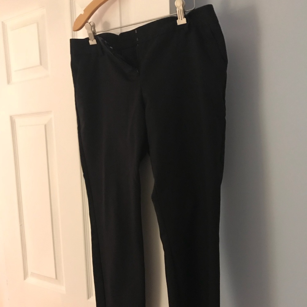 Black capris